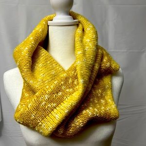 #206.  Mossimo supply company scarf